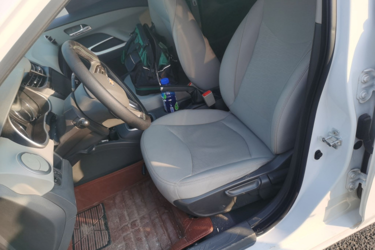 雪佛兰 2015款 赛欧3 1.5L AMT幸福天窗版中控内饰19