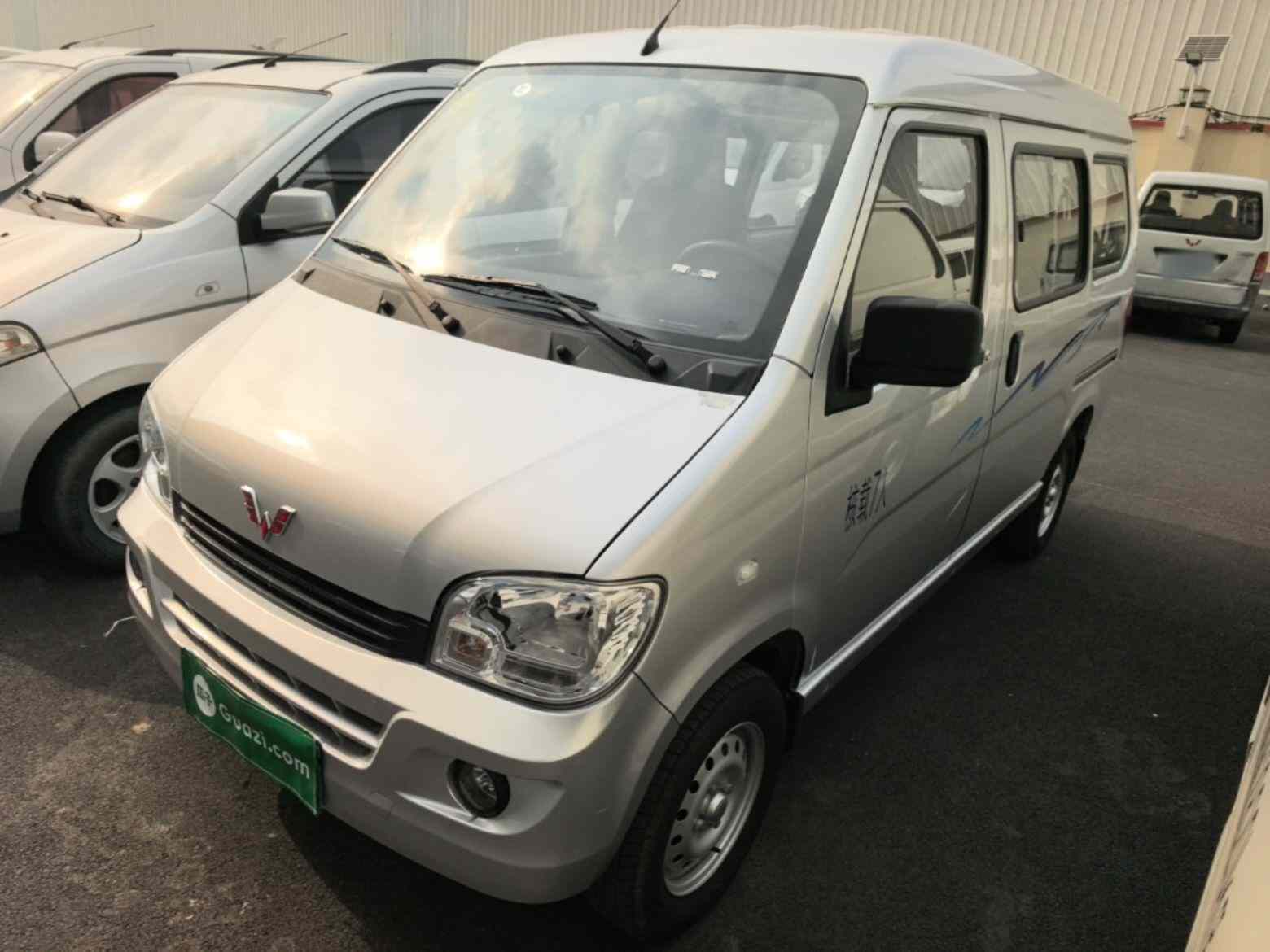 五菱汽车 五菱之光 2023款 1.5L 实用型 5/7座(2)