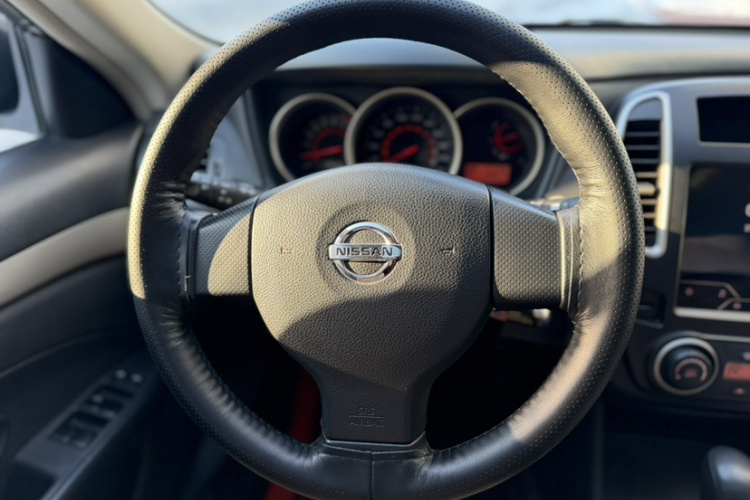 日产 轩逸 2019款 经典 1.6XE+ CVT智联领先版局部细节9002