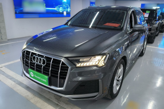 奥迪Q7 2022款 45 TFSI quattro S line运动型