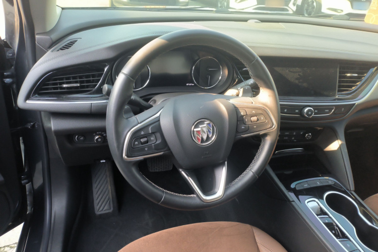 别克 君威 2020款 552T 豪华型中控内饰13