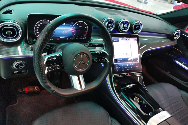 奔驰C级 2024款 改款 C 260 L 运动版中控内饰7002