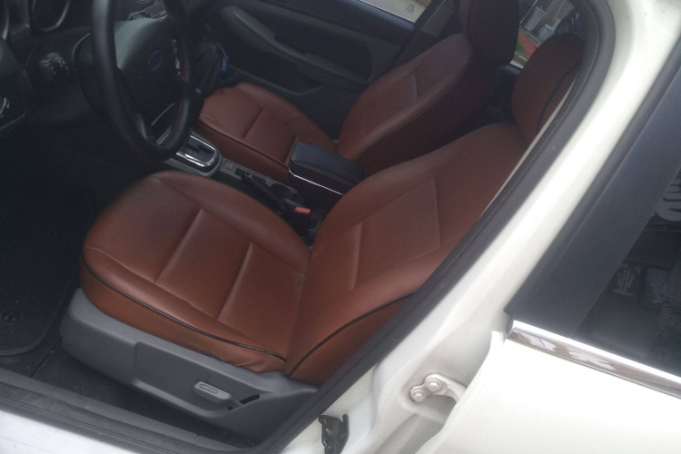 福特 福克斯 2013款 两厢经典 1.8L 自动基本型局部细节19