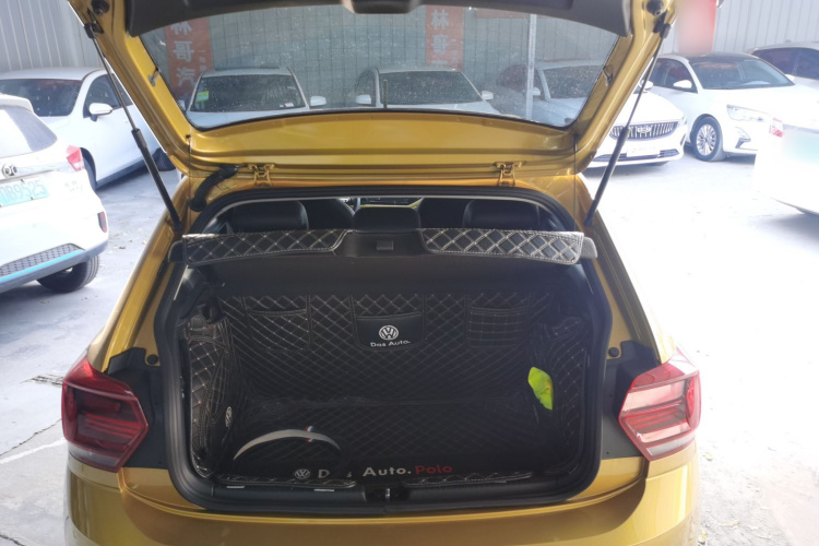 大众 Polo 2019款 Plus 1.5L 自动炫彩科技版机舱底盘23