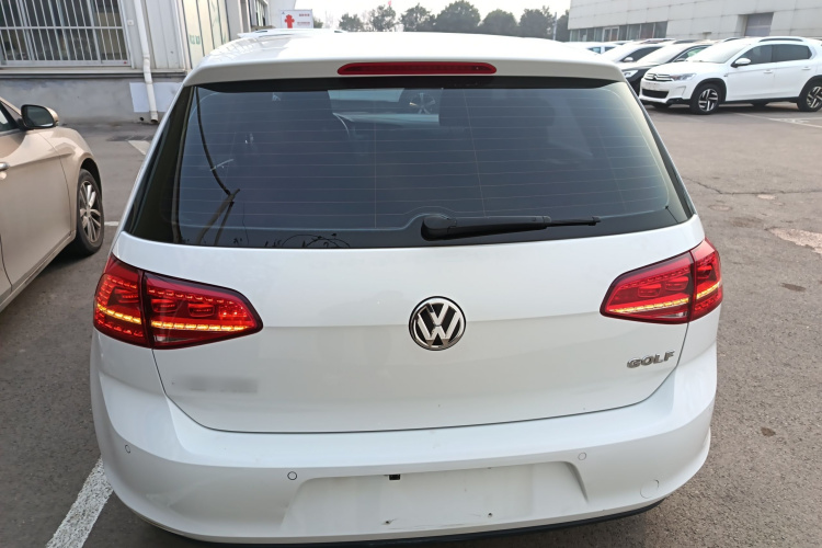 大众 高尔夫 2015款 1.6L 自动舒适型车身外观6