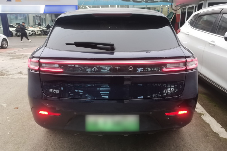 鸿蒙智行 问界M5 2022款 增程后驱标准版车身外观6004