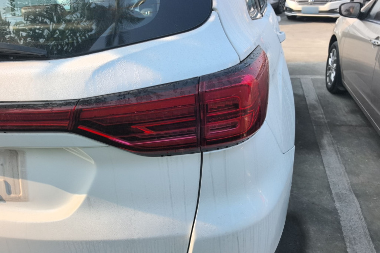 长安CS75 2018款 280T 手动精智型 国V车身外观9