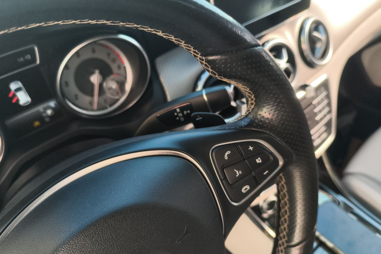 奔驰GLA 2016款 GLA 200 动感型局部细节18