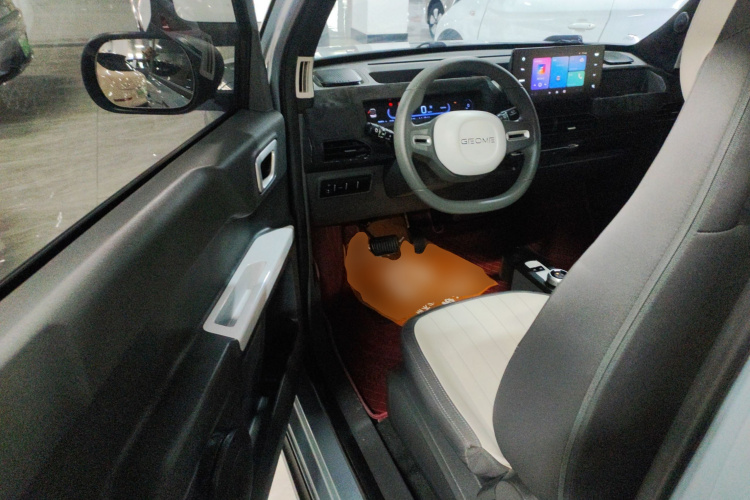 吉利银河 2024款 200km 熊猫卡丁中控内饰20