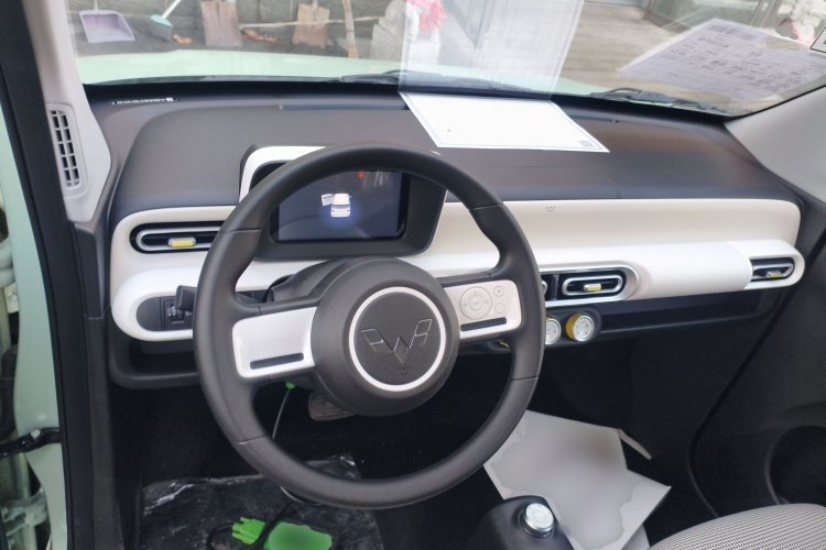 五菱汽车 宏光MINIEV 2024款 第三代 215km 青春版中控内饰12