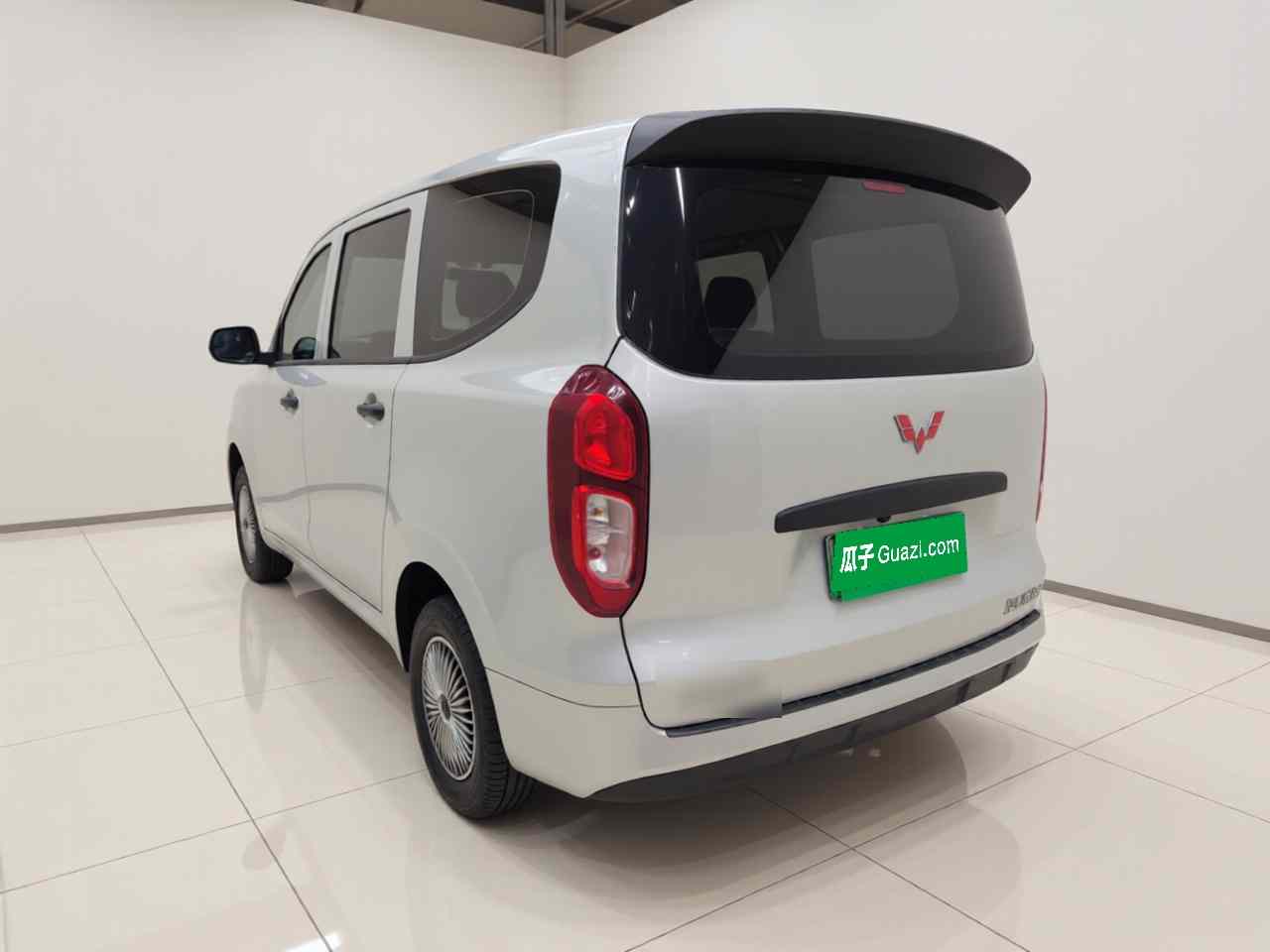 五菱汽车 五菱宏光新能源 2024款 纯电版 300KM 标准型(3)