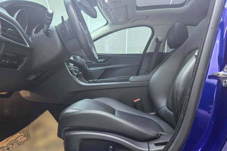 捷豹XEL 2019款 2.0T 200PS 精英版中控内饰7006