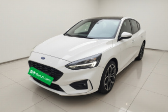 福特 福克斯 2020款 三厢 EcoBoost 180 自动ST Line
