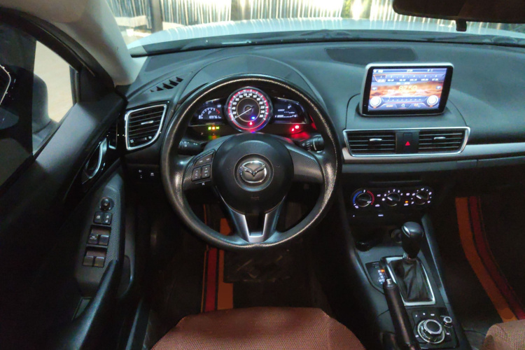 马自达3 昂克赛拉 2016款 三厢 1.5L 自动舒适型中控内饰13