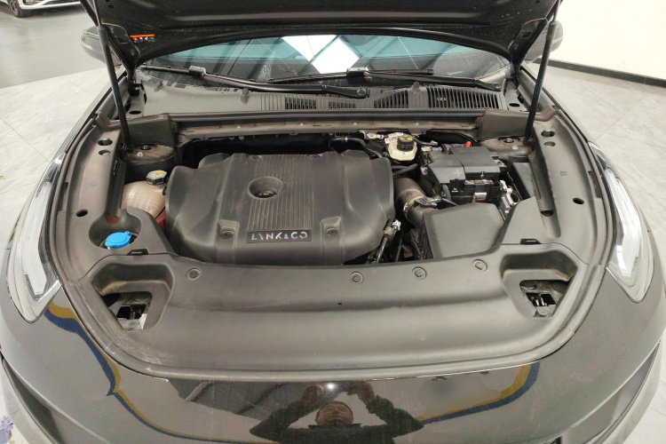 领克03 2022款 2.0TD DCT劲Pro机舱底盘24