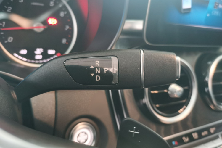 奔驰C级 2019款 C 180 L 时尚型运动版局部细节18