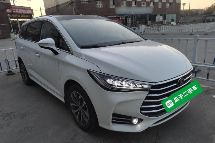 比亚迪 宋MAX 2019款 1.5T 自动智联睿逸天窗型 7座 国VI车身外观3