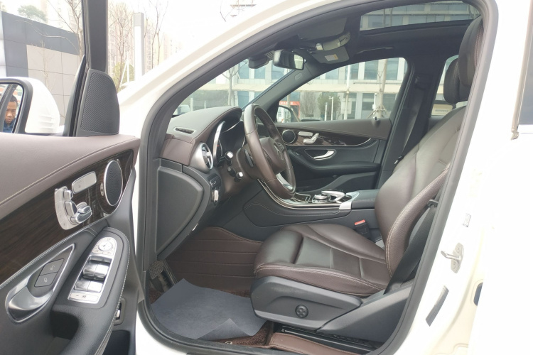 奔驰GLC 2019款 改款 GLC 260 L 4MATIC 豪华型中控内饰7004