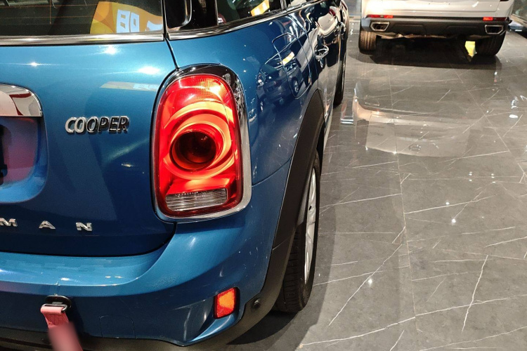 MINI Countryman 2017款 1.5T COOPER ALL4车身外观9