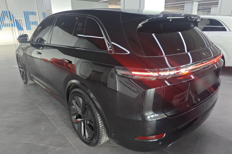 理想汽车 理想L7 2024款 Ultra车身外观4