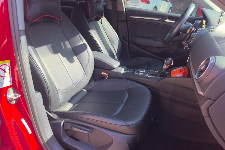 奥迪A3 2018款 30周年年型 Limousine 35 TFSI 进取型局部细节41