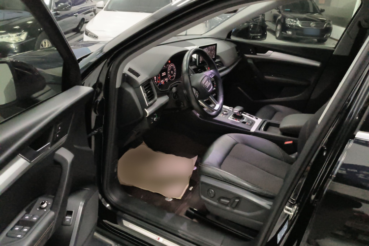 奥迪Q5L 2018款 40 TFSI 荣享时尚型 国V中控内饰20