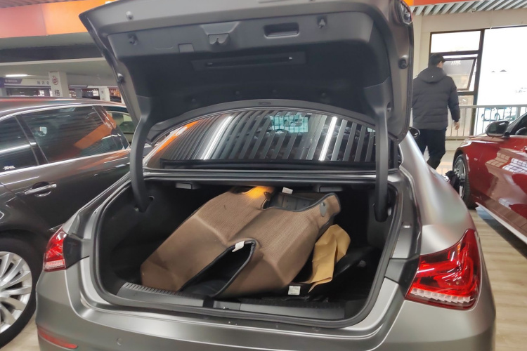 奔驰CLA AMG 2021款 AMG CLA 35 4MATIC机舱底盘23