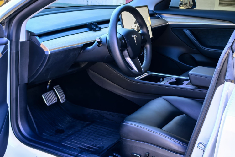 特斯拉 Model 3 2022款 后轮驱动版中控内饰7002