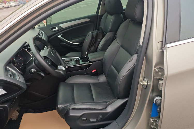 雪铁龙C5 2017款 350THP 自动豪华型中控内饰19