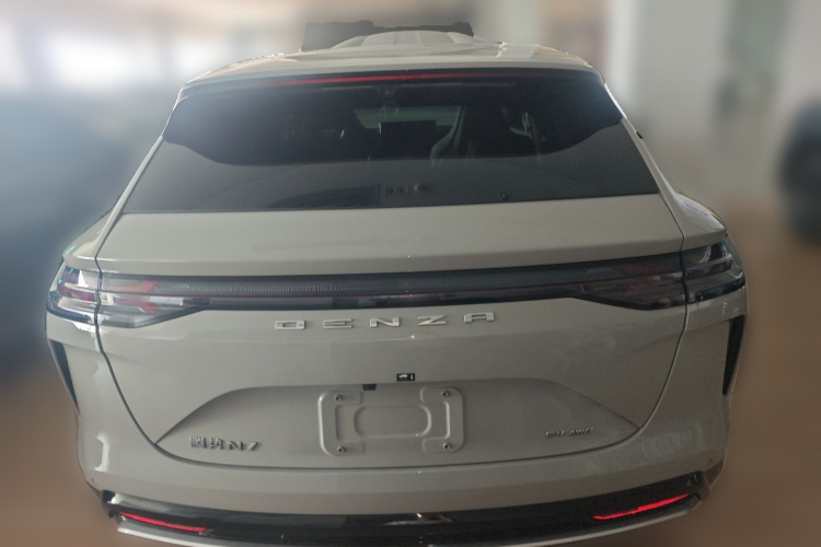 腾势N7 2024款 630 四驱智驾Max版车身外观6