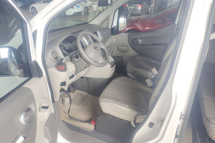 日产NV200 2016款 改款 1.6L CVT尊享型中控内饰7002