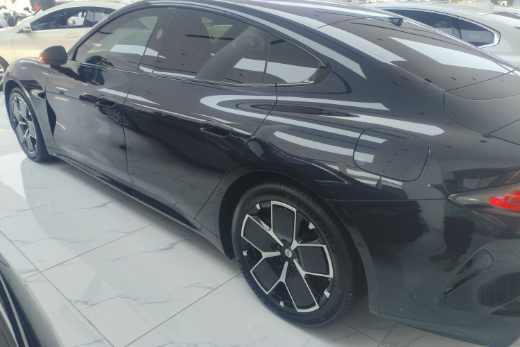 小米汽车 小米SU7 2024款 后驱超长续航高阶智驾Pro版车身外观4