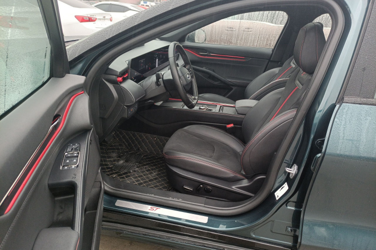 福特 蒙迪欧 2023款 1.5T E-混动 ST-Line中控内饰20