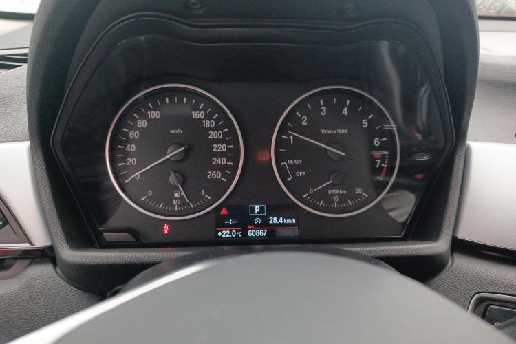 宝马X1 2016款 sDrive18Li 时尚型中控内饰14