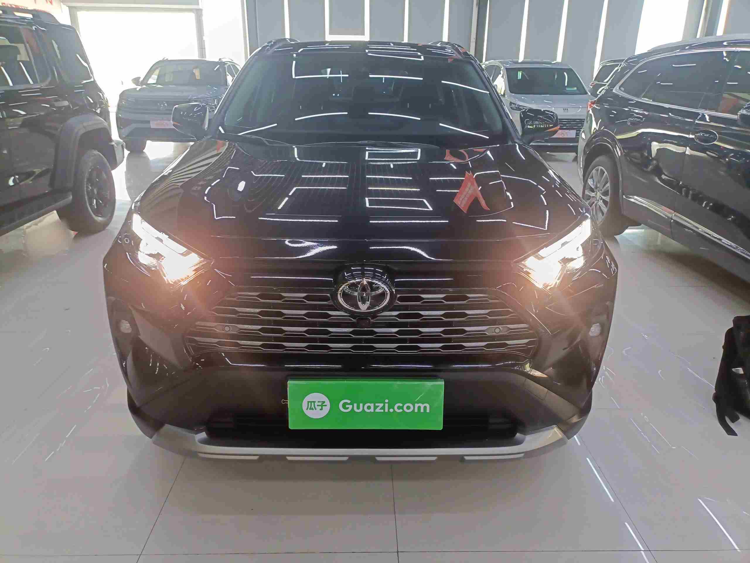 济宁二手丰田RAV4荣放2024款，花小钱办大事的商务排面之选
