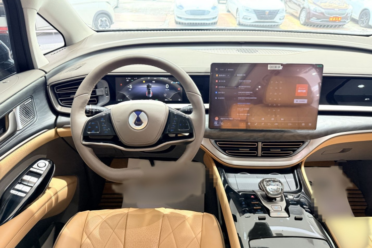 腾势D9 2022款 DM-i 1040 尊贵型中控内饰7002