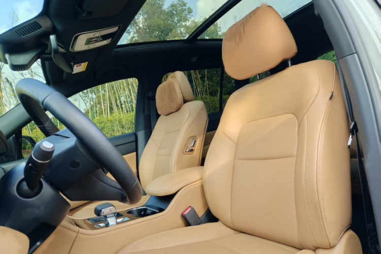 理想汽车 理想ONE 2021款 增程6座版中控内饰7010