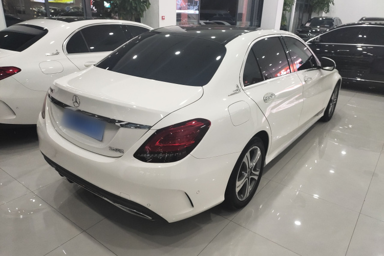 奔驰C级 2020款 C 260 L 运动版车身外观7