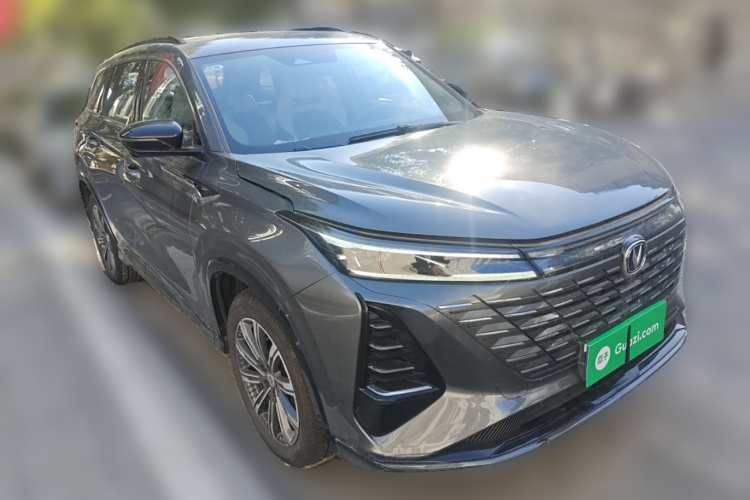 长安CS75 PLUS 2024款 第三代 冠军版 1.5T 智驾劲航型车身外观3