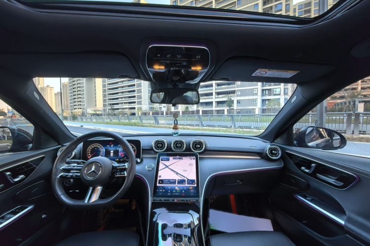 奔驰C级 2023款 改款 C 260 L 运动版中控内饰7006