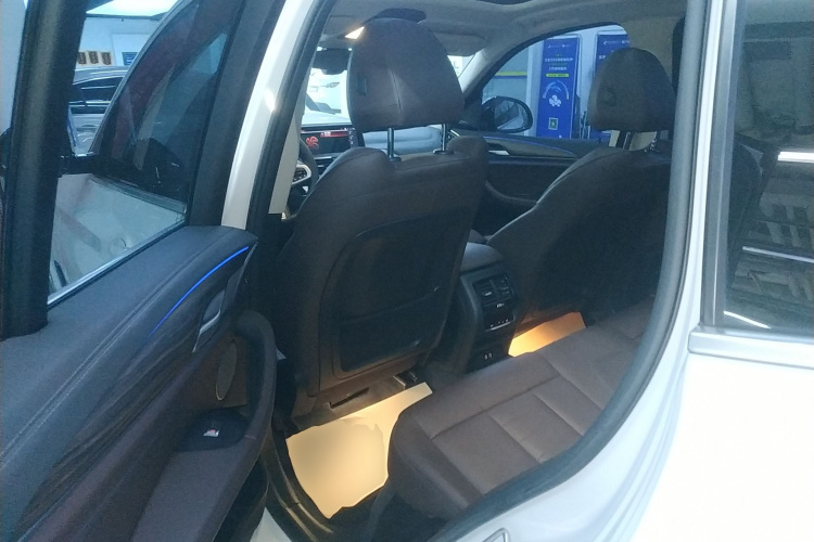 宝马X3 2021款 改款 xDrive28i M运动套装中控内饰21