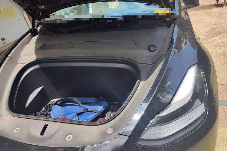 特斯拉 Model Y 2021款 标准续航后驱版局部细节9007