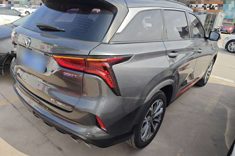 长安CS75 PLUS 2021款 2.0T 自动领航型车身外观7