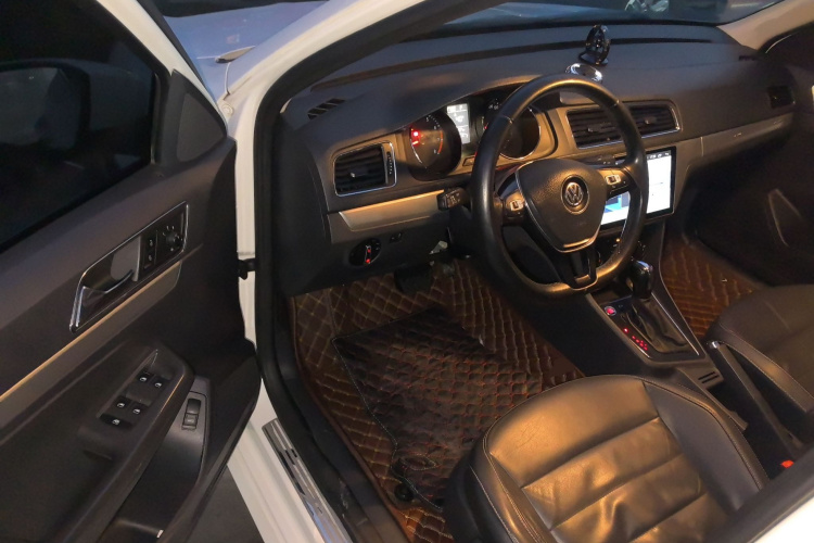 大众 朗逸 2017款 1.6L 自动舒适版中控内饰7003