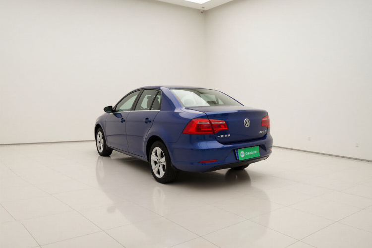 大众 宝来 2013款 1.4T 自动舒适型车身外观5