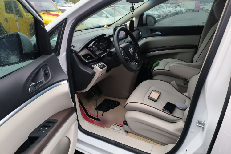 别克GL8 2021款 陆上公务舱 652T 舒适型中控内饰7003