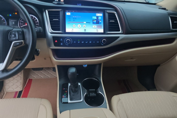 丰田 汉兰达 2017款 2.0T 两驱精英版 5座局部细节16