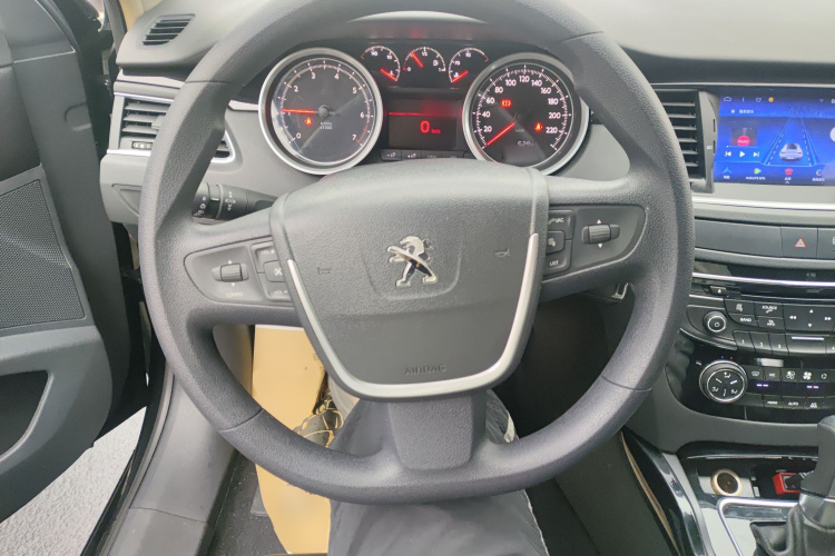 标致508 2013款 2.0L 两周年纪念 自动天窗经典版中控内饰13