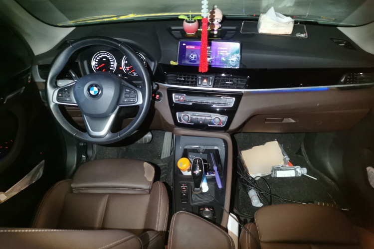 宝马X1 2020款 sDrive20Li 时尚型中控内饰12