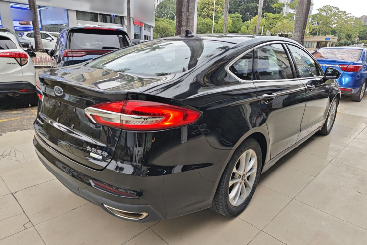 福特 蒙迪欧 2020款 EcoBoost 180 时尚型车身外观7